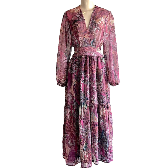 Peaofblrd Dresses & Skirts - Peaofblrd Paisley Cut-Out Dress Pink Large. NWT.